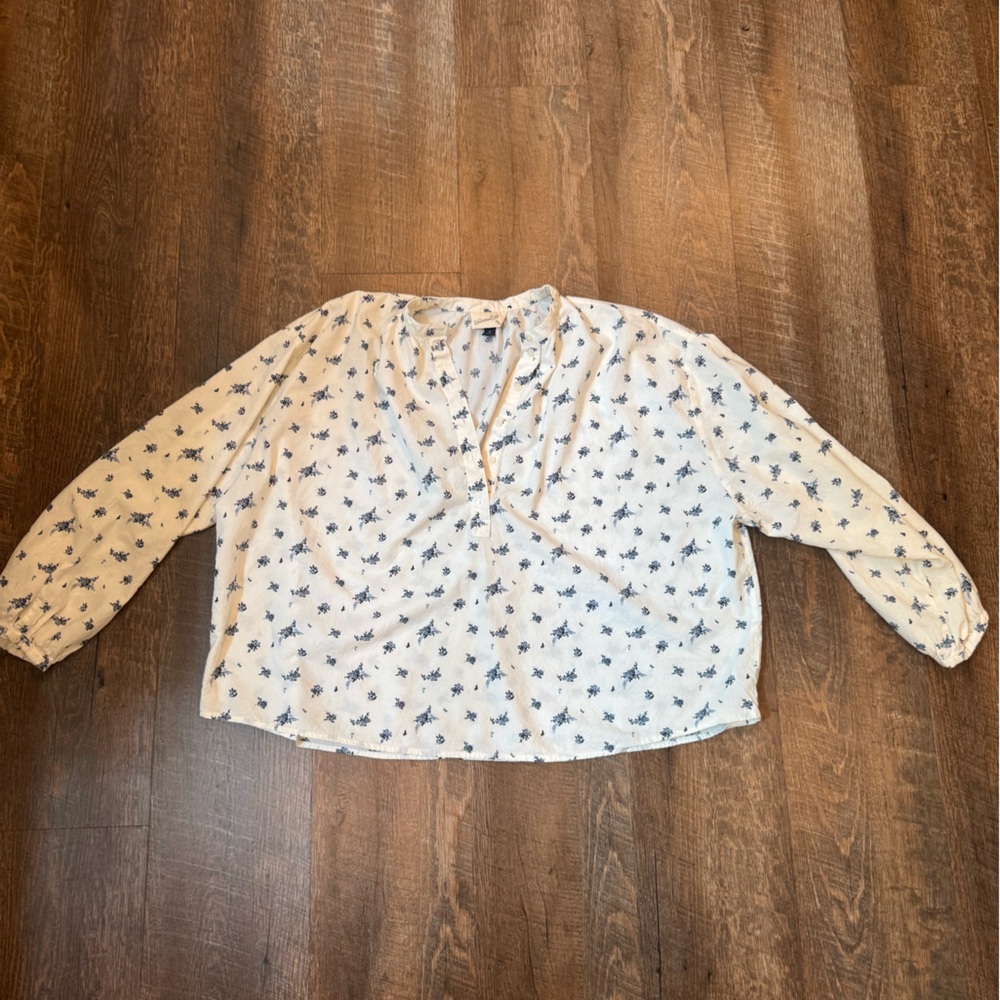 Universal Thread White and Blue Long Sleeve Blouse with Mandarin Collar